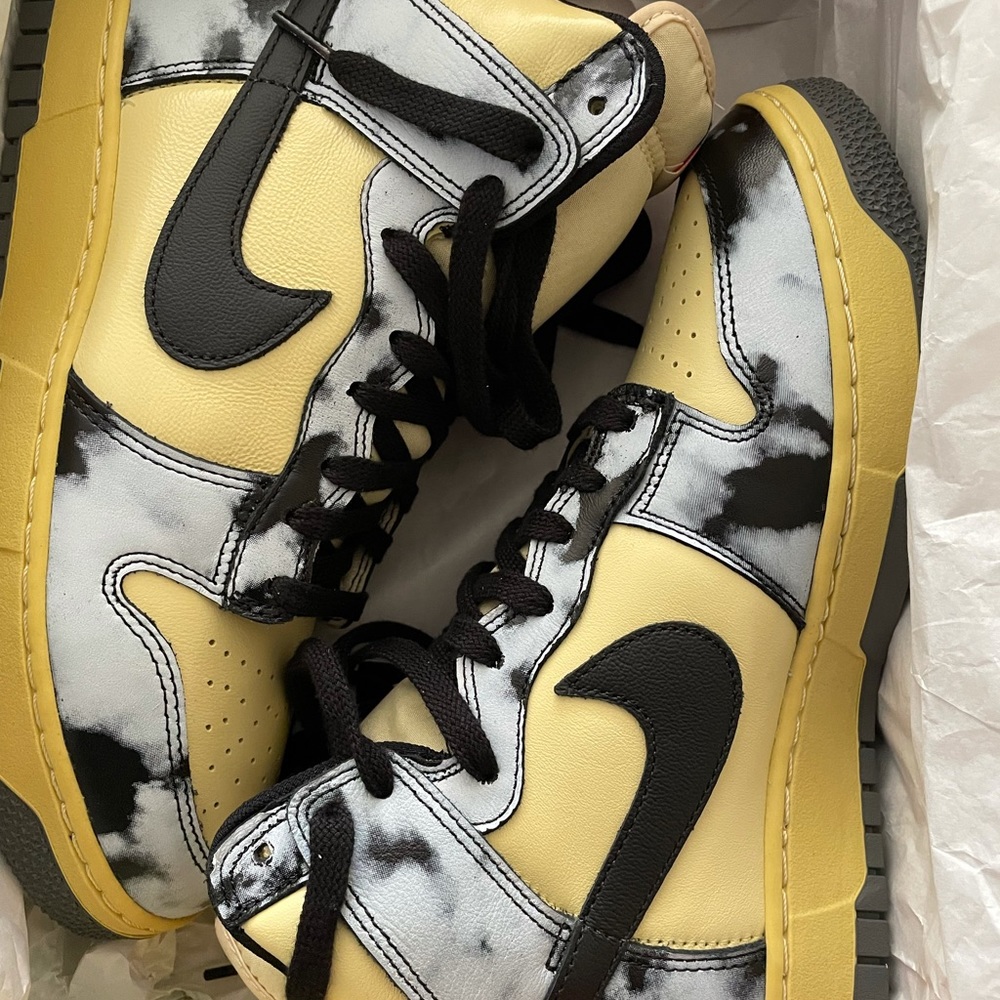 Nike Dunk Hi 1985 SP |Lemon Drop/Black Saturn Gold